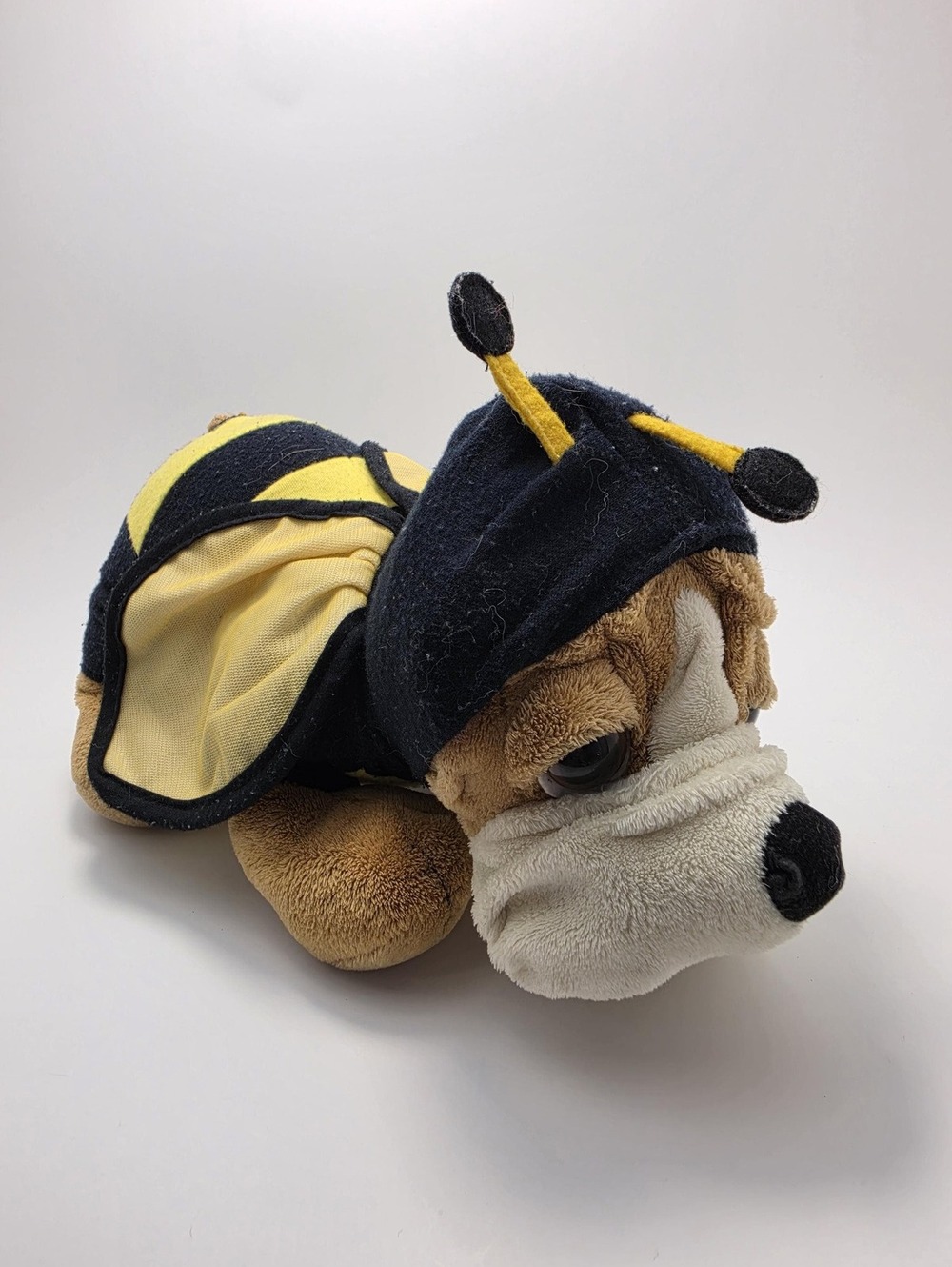 Russ Berrie "Bee Happy" Bulldog Vintage Plush (10 inch)